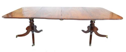 Mid 19th century Regency design mahogany twin pedestal extending dining table