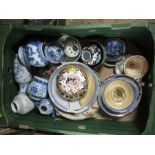 A box of mixed Oriental design items