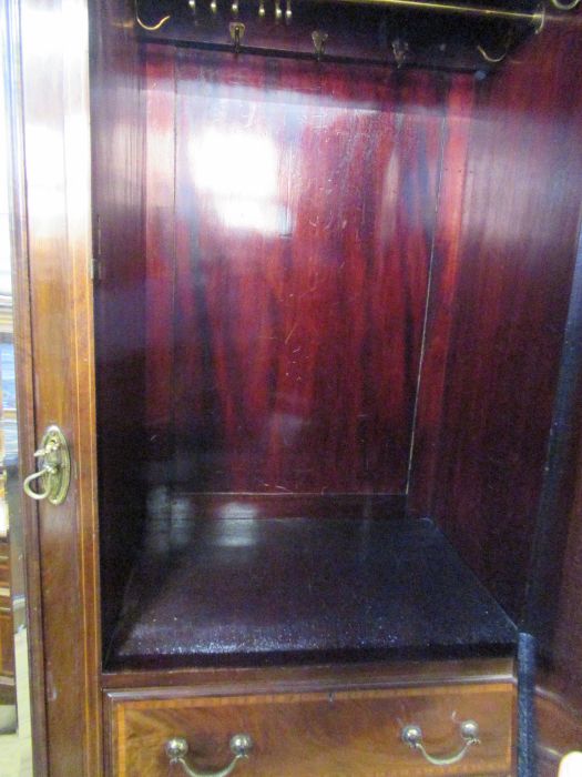 An Edwardian mirror door compactum , width 73ins, depth 19ins, height 80ins - Bild 4 aus 4