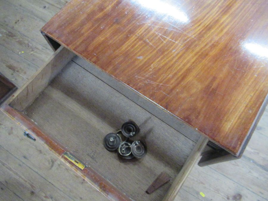 A 19th century mahogany Pembroke table, with drop flaps and fitted with one real and one dummy - Image 3 of 4