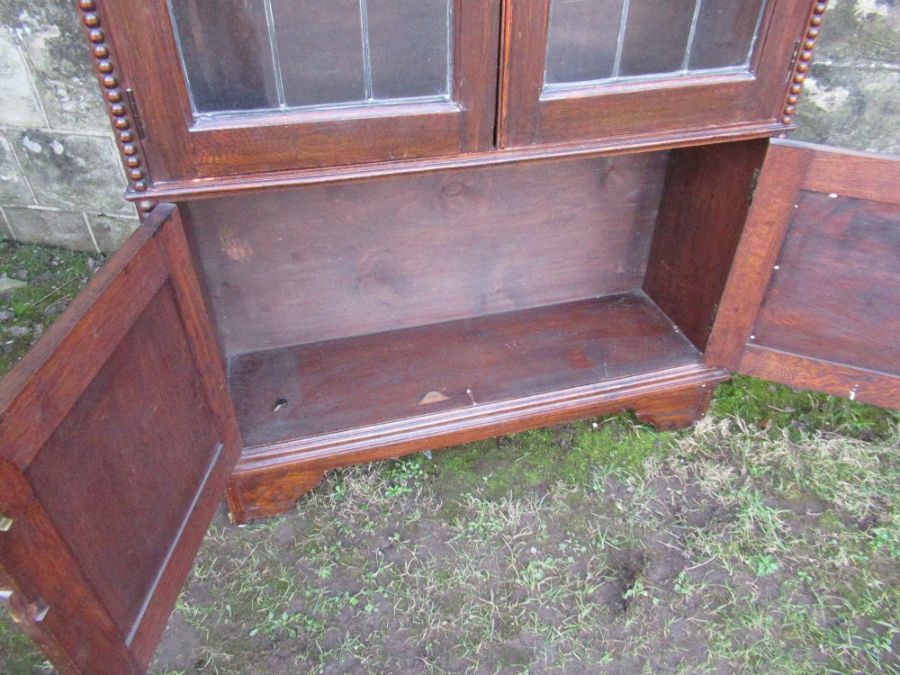 An oak glazed display cabinet,  width 37.5ins, height 76ins, depth 11ins - Bild 3 aus 3