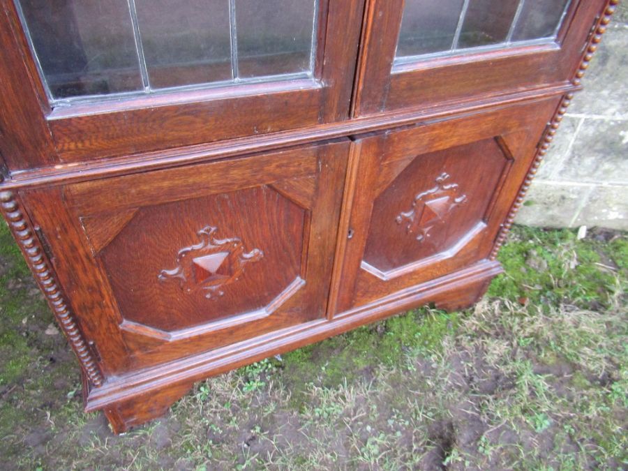 An oak glazed display cabinet,  width 37.5ins, height 76ins, depth 11ins - Bild 2 aus 3