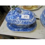 A collection of Spode Italian pattern dinnerware