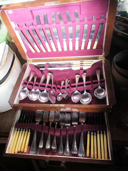 A silver plated canteen of cutlery, in an Art Deco style box