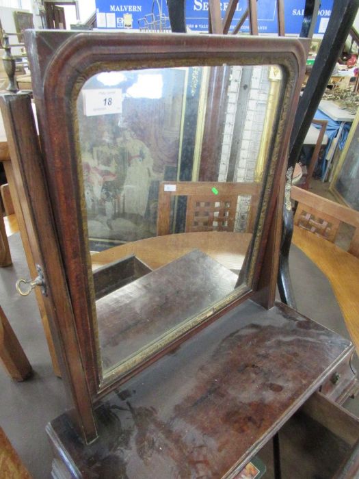 A Queen Anne design mahogany swing frame toilet mirror, 19.5ins, height 24ins - Image 3 of 4