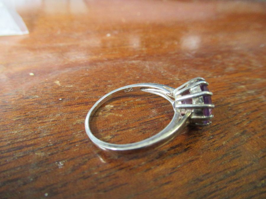 A silver dress ring - Image 3 of 3