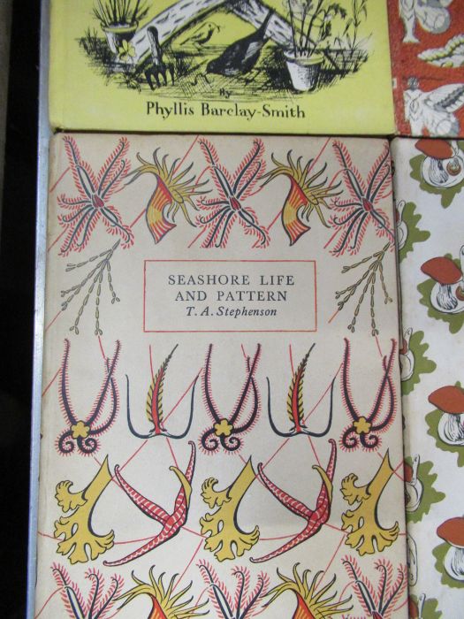 A collection of assorted King Penguin Books - Image 9 of 10