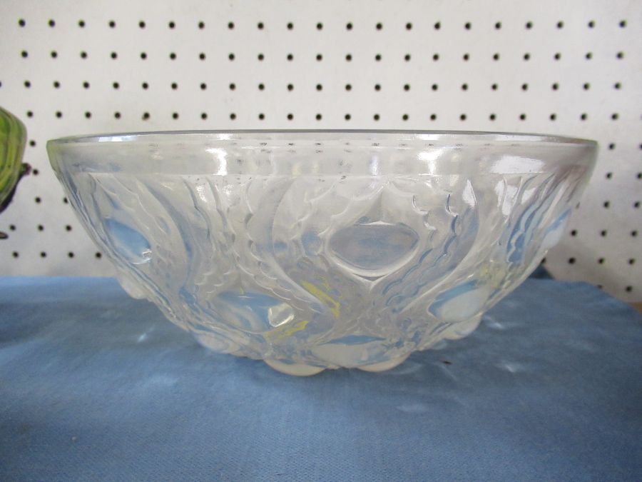 A Lalique iridescent glass bowl, decorated in the Bulbes pattern, diameter 8ins, height 3.5ins -