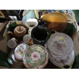 A box of assorted china etc 38097