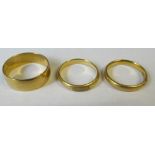 Three 22ct gold wedding bands, weight 14.6g