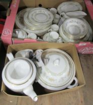 A Minton Broadlands pattern part dinner service