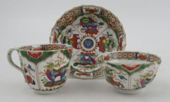 An 18th century Worcester porcelain trio, comprising tea cup, tea bowl and saucer, decorated with