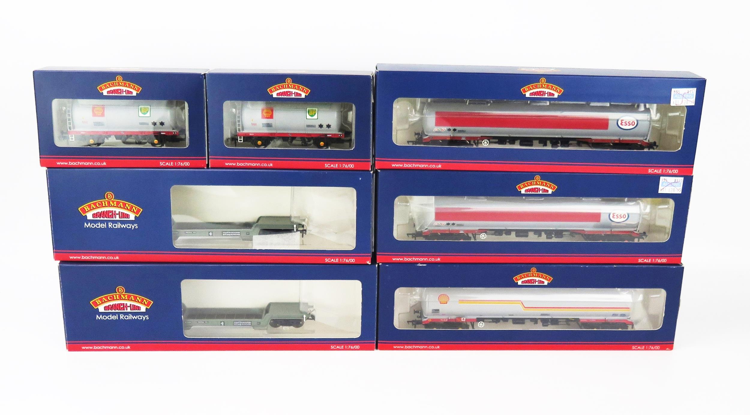 Bachmann OO Gauge Tank Wagons and Well Wagons including 38-110A "Shell", x2 38-113A "Esso", x2 37-