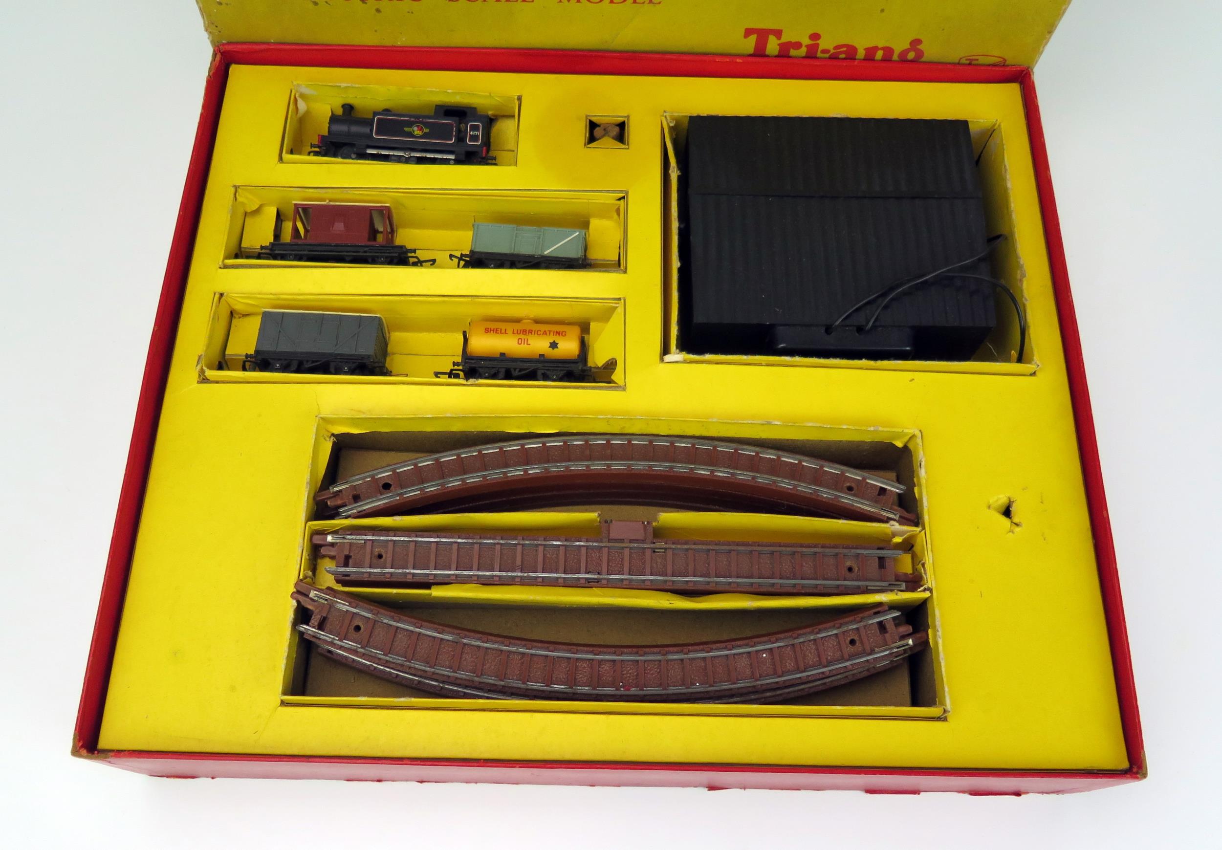 Triang Railways TT Gauge TB Electric Train Goods Set with 0-6-0 3F Jinty Loco No. 4171. Very good in - Image 2 of 3