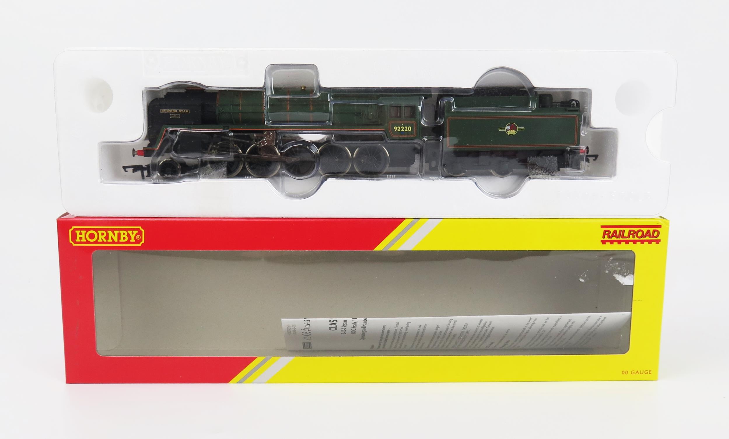 Hornby OO Gauge R3288 2-10-0 BR Class 9F 'Evening Star 92220, DCC Ready - excellent in box