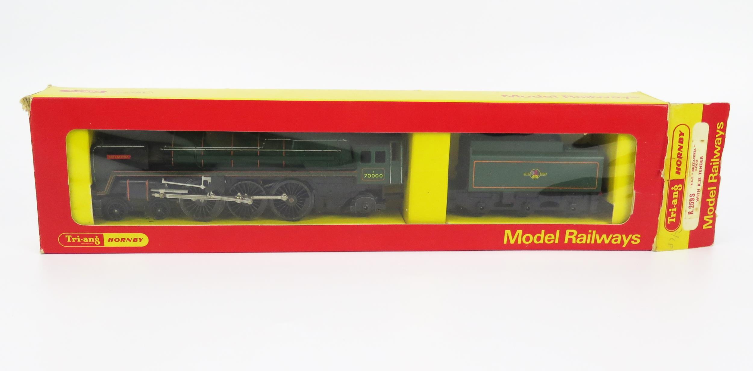 Triang Hornby OO Gauge R259S 4-6-2 "Britannia" Loco with R.35 Tender - excellent in box with one