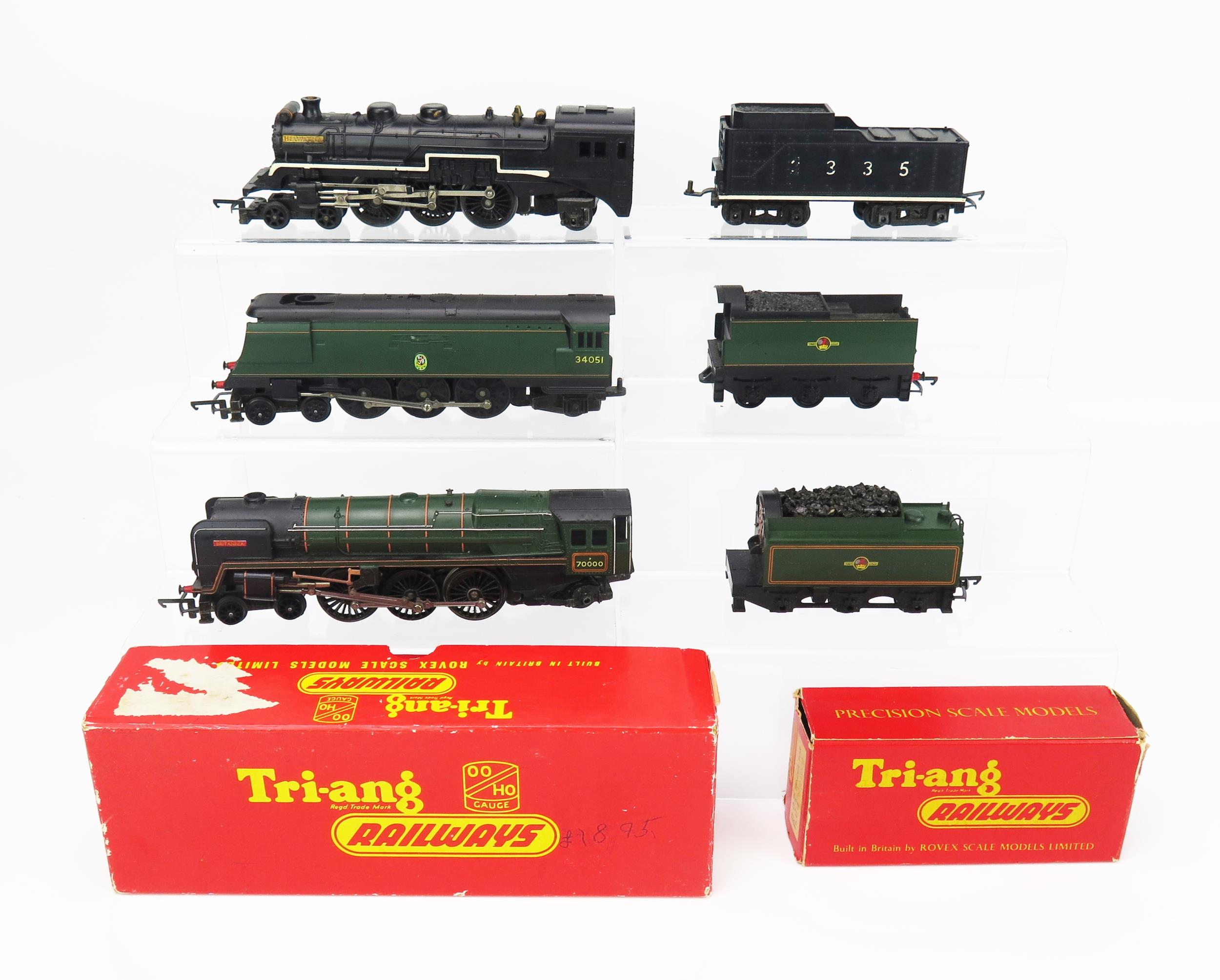 Triang Railways OO Gauge 4-6-2 Loco and Tender trio - (1) R259 4-6-2 "Britannia" BR Green 70000 with