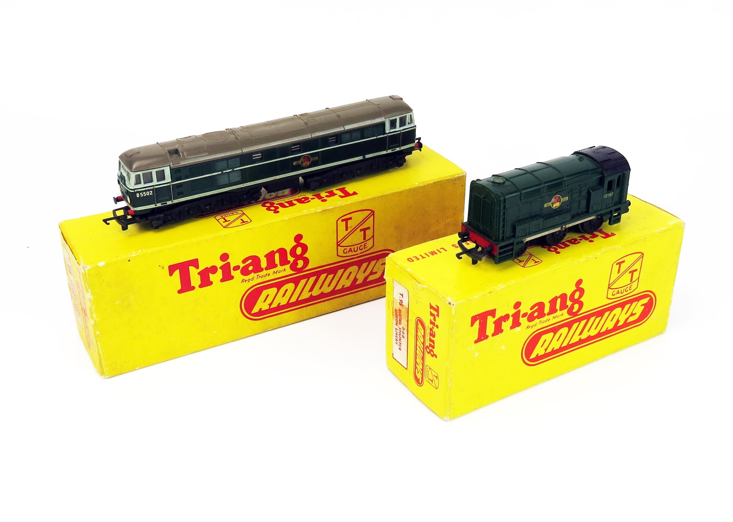 Triang Railways TT Gauge Diesel Loco Pair - T95 0-6-0 Diesel Shunter BR Green 13007 Livery & T96