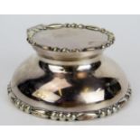 Edward VII Silver Inkwell, 10cm wide, London 1904, maker rubbed and glass liner missing, 189g