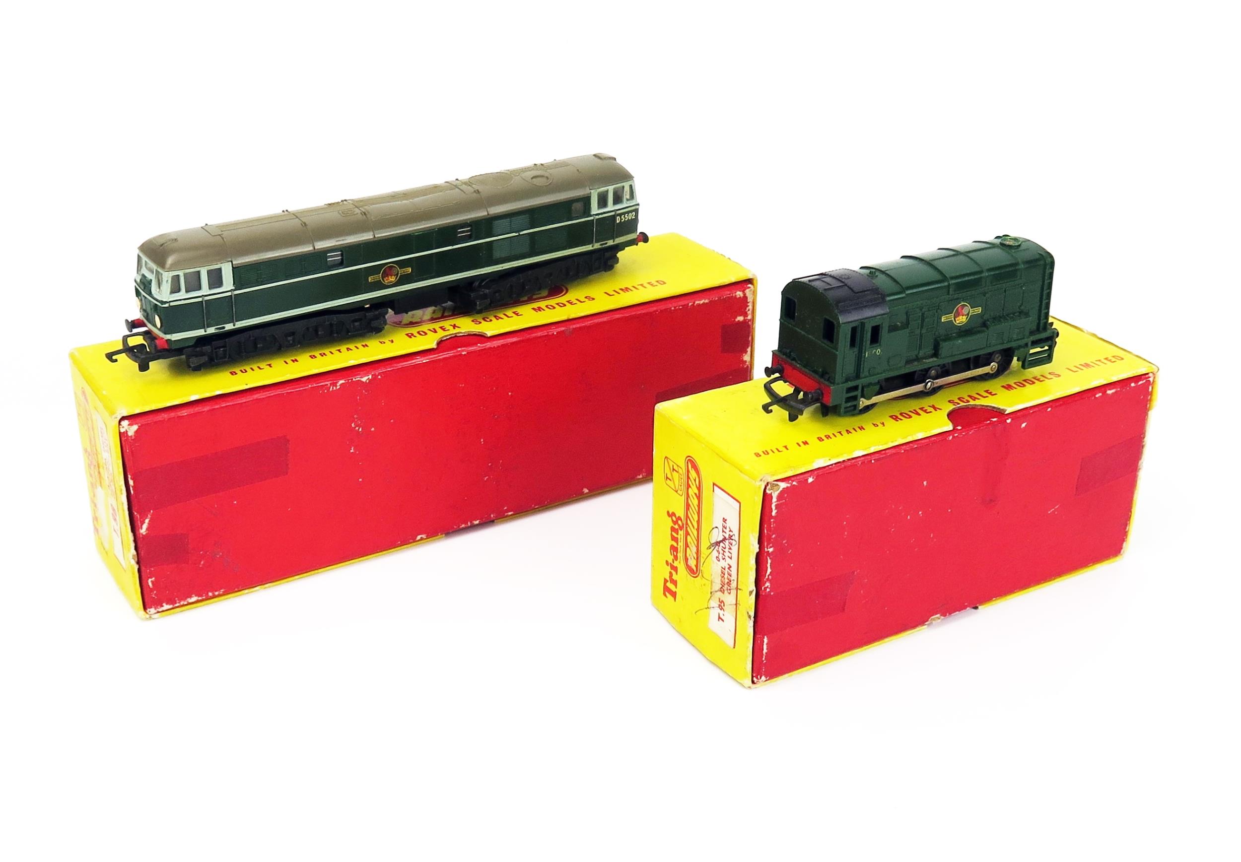 Triang Railways TT Gauge Diesel Loco Pair - T95 0-6-0 Diesel Shunter BR Green 13007 Livery & T96 - Image 2 of 2