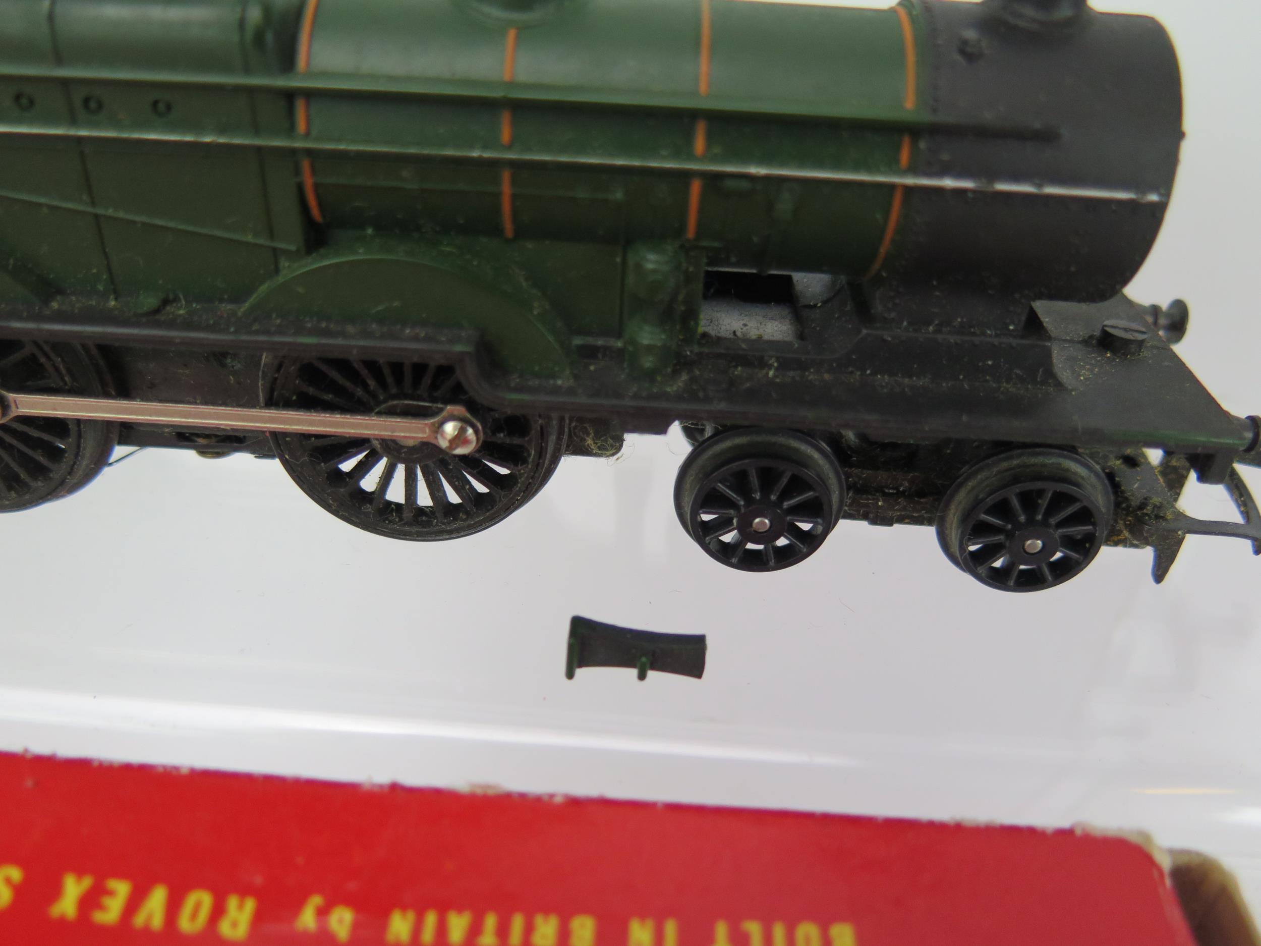 Triang Railways OO Gauge Loco and Tender pair - (1) R150 4-6-0 Class B12 Loco and R39 Tender BR61572 - Image 3 of 3