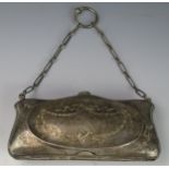 A George V silver purse, maker Joseph Gloster Ltd, Birmingham, 1919, of rectangular outline, with