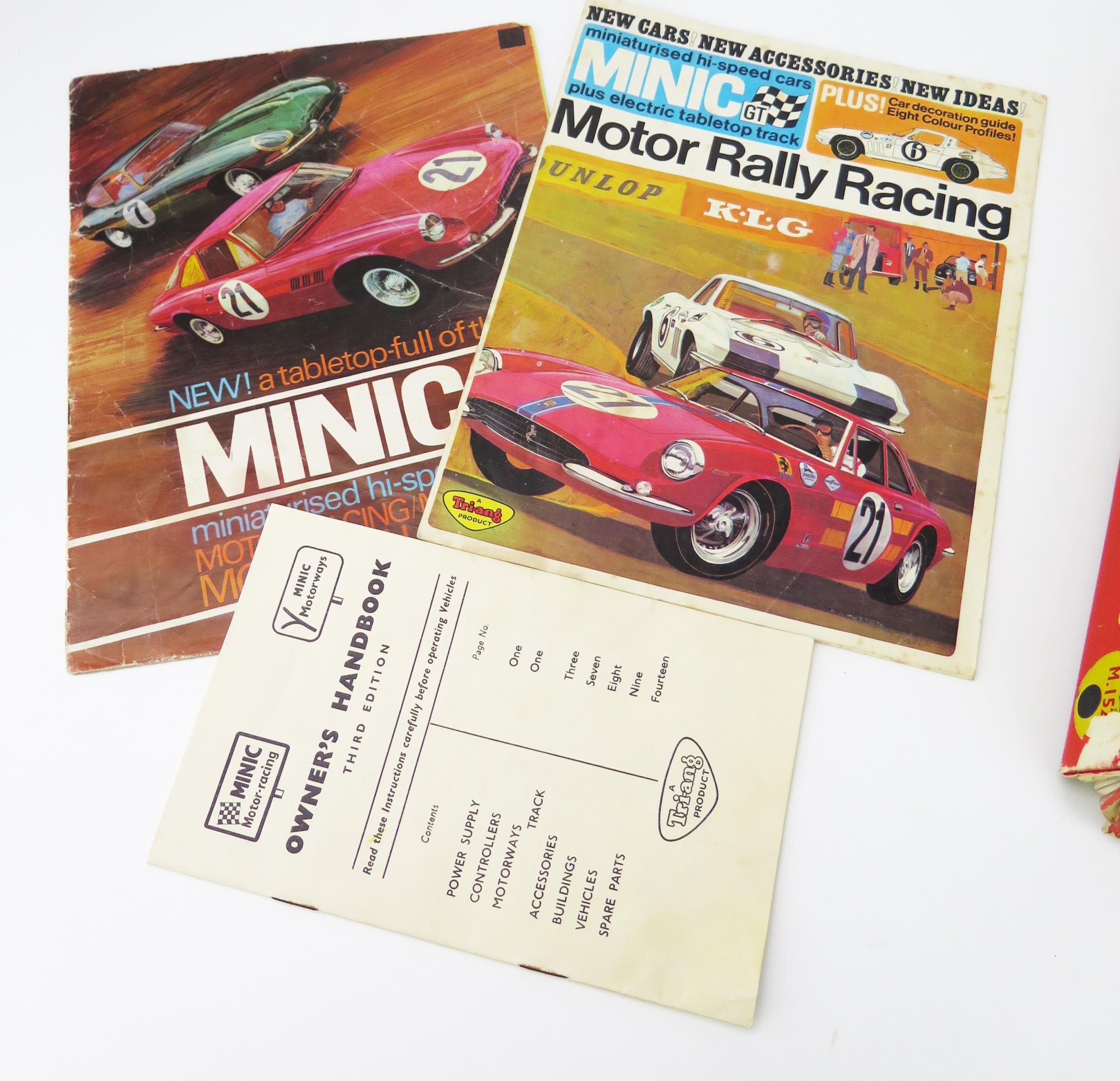 Triang Minic Motorways M1524 Racing Set with two Jaguar 3.4 Litres in white and green - excellent in - Image 4 of 4