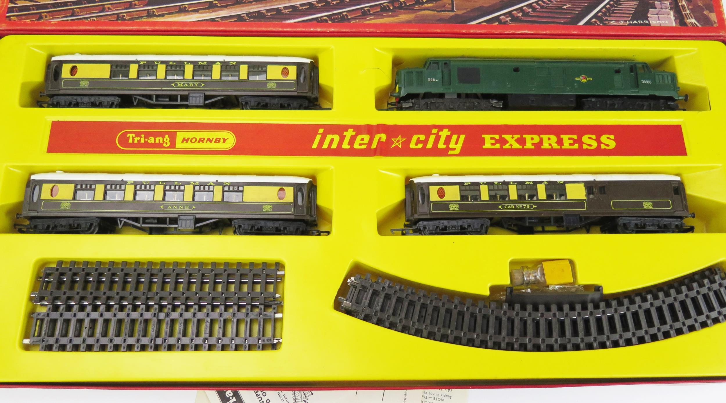 Triang Hornby OO Gauge intercity Express Train Set with R751 Class 37 Diesel Loco BR Green D6830 - Image 2 of 2