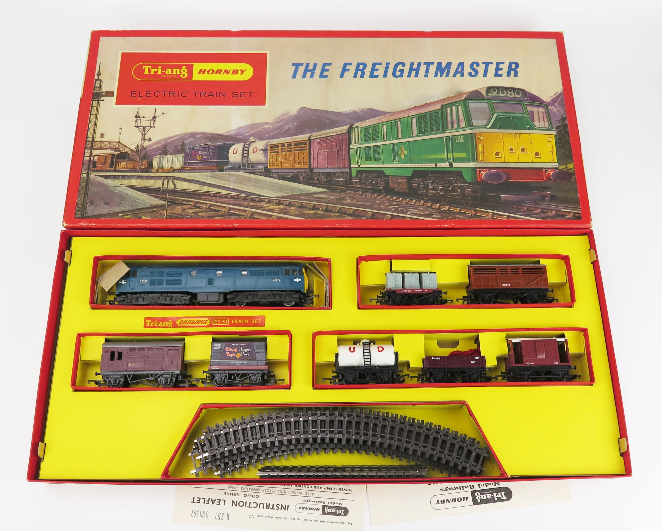 Triang Hornby OO Gauge RS51 The Freightmaster Train Set with scarce card tray and inserts, R357