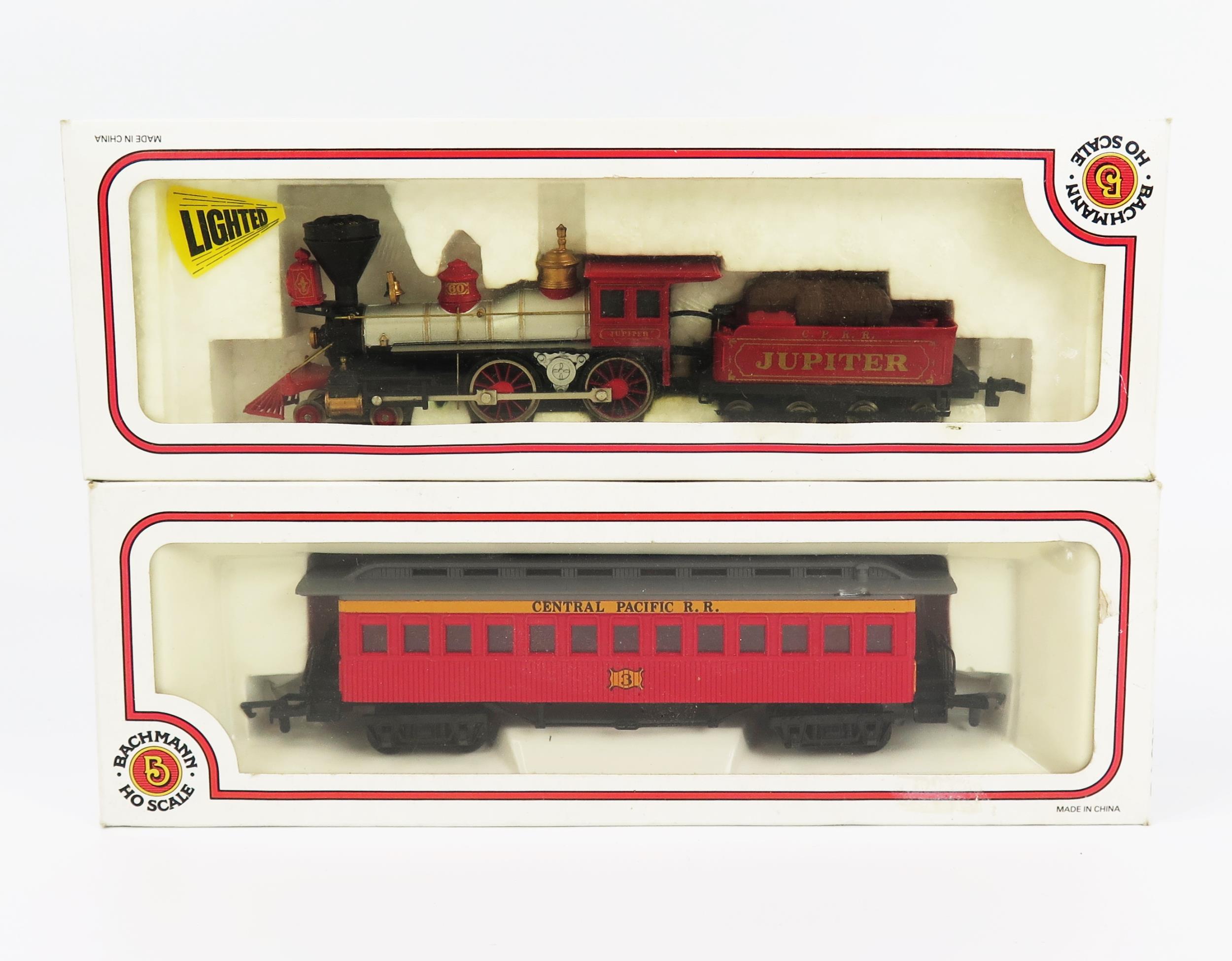 Bachmann HO / OO Gauge 51024 Central Pacific American 4-4-0 Loco (lighted) and matching 72924 47'