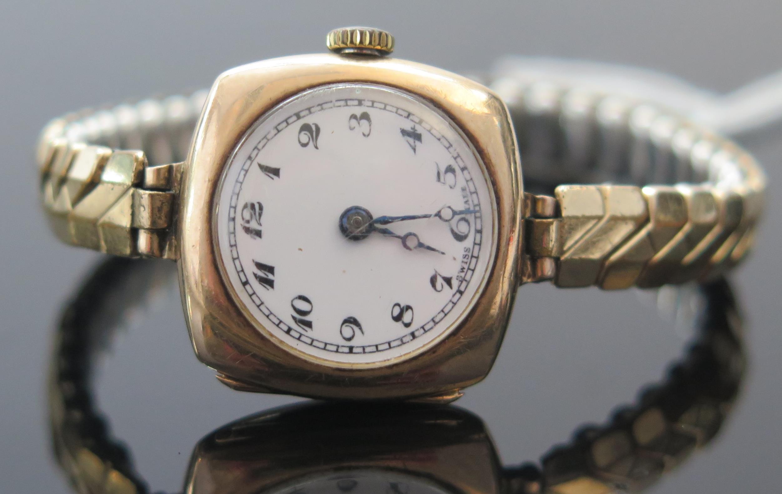 A Ladies 9ct Gold Cased Wristwatch with Buren 15 jewel movement, 21.5mm case. Running
