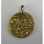 An Indian? Gold Coin Pendant, 18mm diam., 11g
