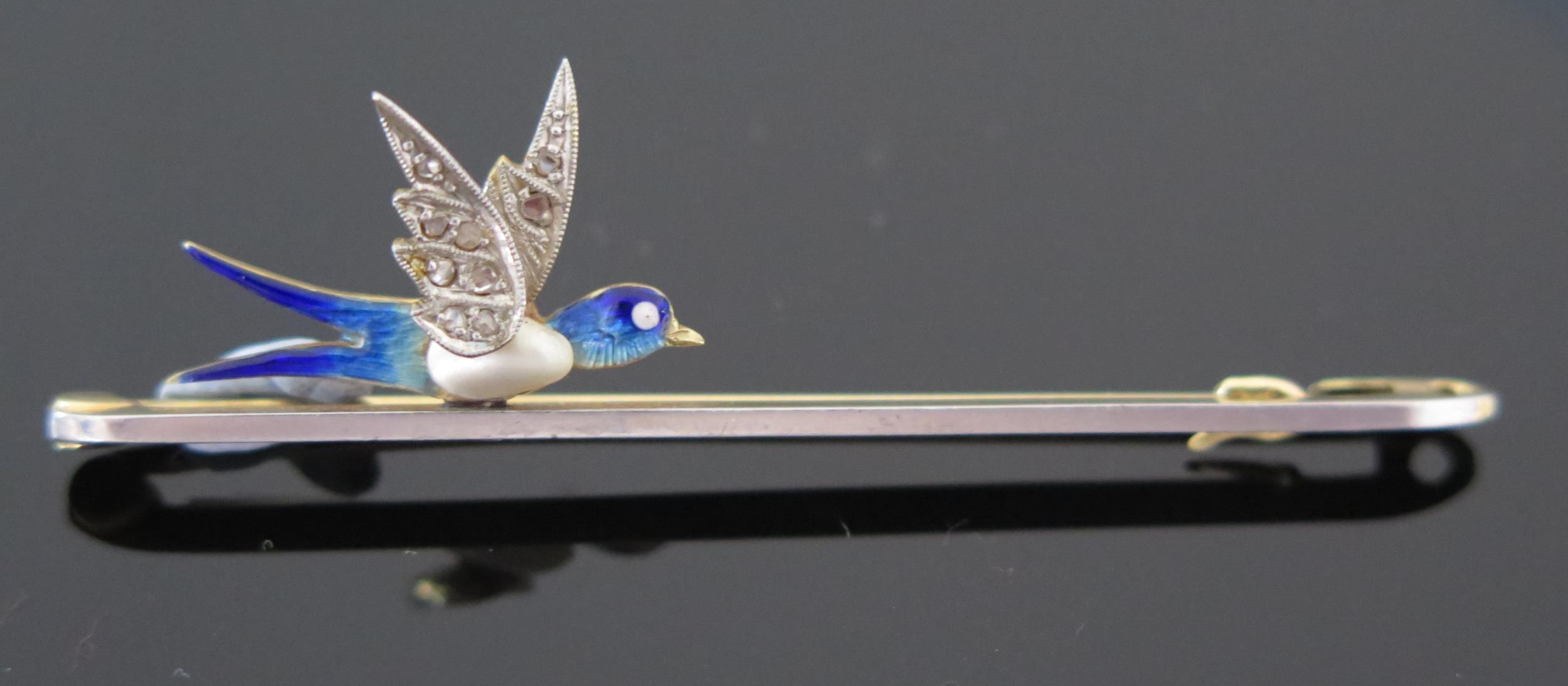 An Antique 15ct Gold and Platinum Swallow Brooch with enamel and baroque untested pearl body and - Image 2 of 3