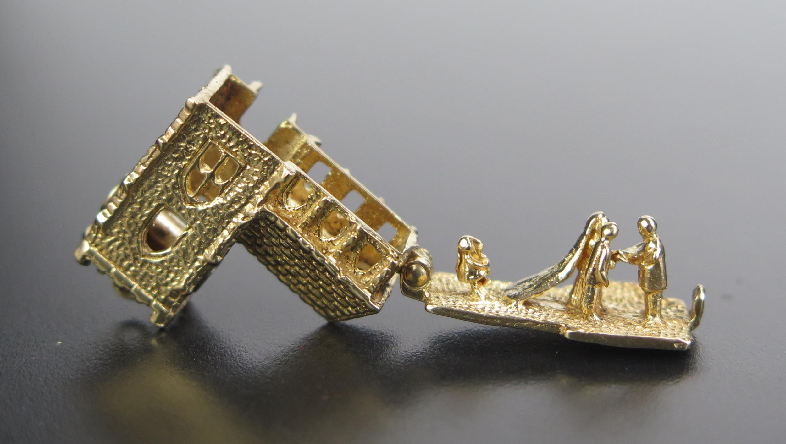 A Hallmarked 9ct Gold Church Charm with Stanhope of Marriage Vows and hinged base opening to - Image 3 of 3