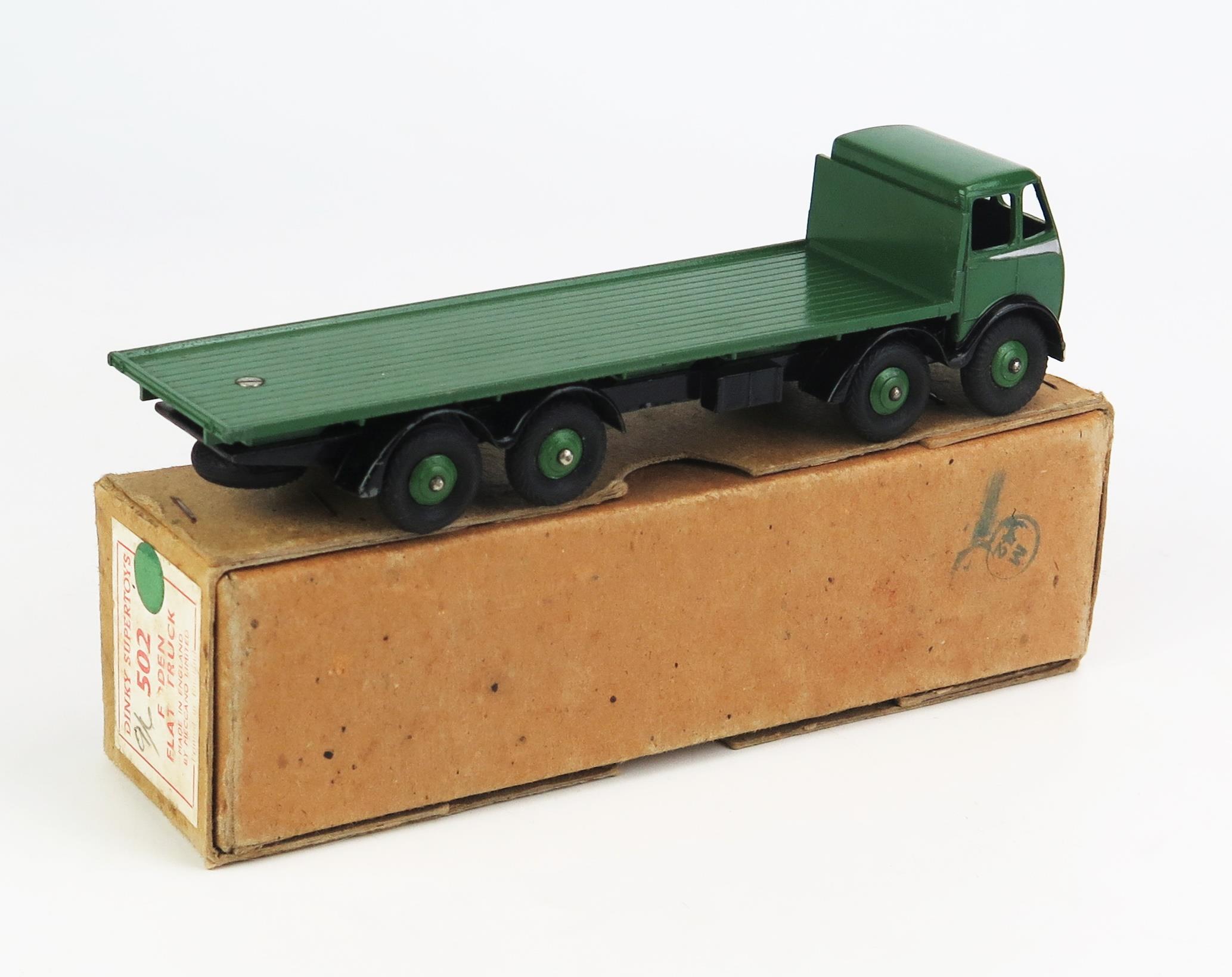 Dinky 502 Foden Flat Truck - dark green cab, back and ridged hubs, silver flash, black chassis, - Image 2 of 3
