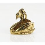 A 9ct Gold Swan Charm, continental marks, 1.88g