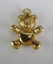 An 18ct Gold Teddy Bear Pendant or Charm, 20mm drop, stamped 750 and other marks, 1.33g