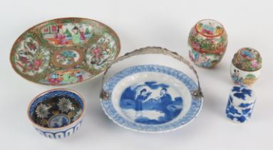 A small Cantonese famille verte export porcelain barrel, 5cm high, a small blue and white dish