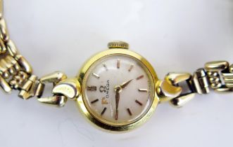 A Ladies OMEGA Gold Plated Wristwatch, caliber 483 17 jewel manual wind movement no. 18081441.