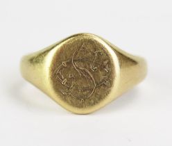 A 9ct Gold Signet Ring, monogram CS, stamped 9CT, size T.25, 10.7g