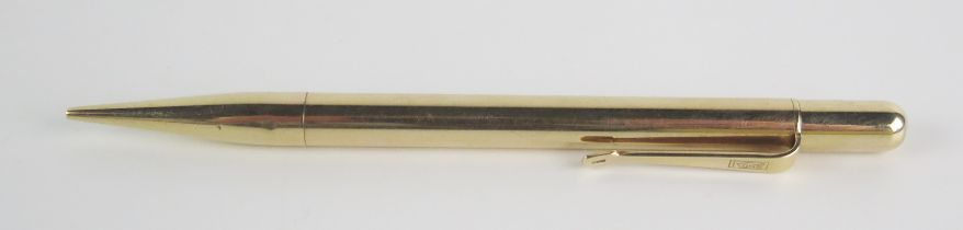 A 9ct gold propelling pencil, by Rose, 12cm long. gross weight 20.62gms