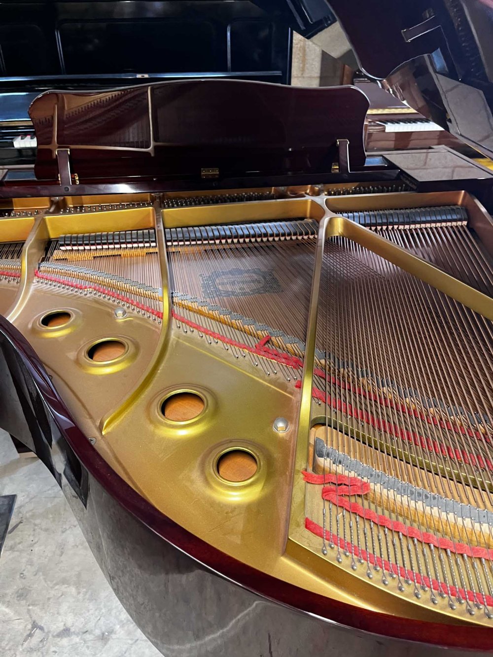 Yamaha (c2006) A 5ft Model GB1 grand piano in a bright mahogany case on square tapered legs. - Image 7 of 7