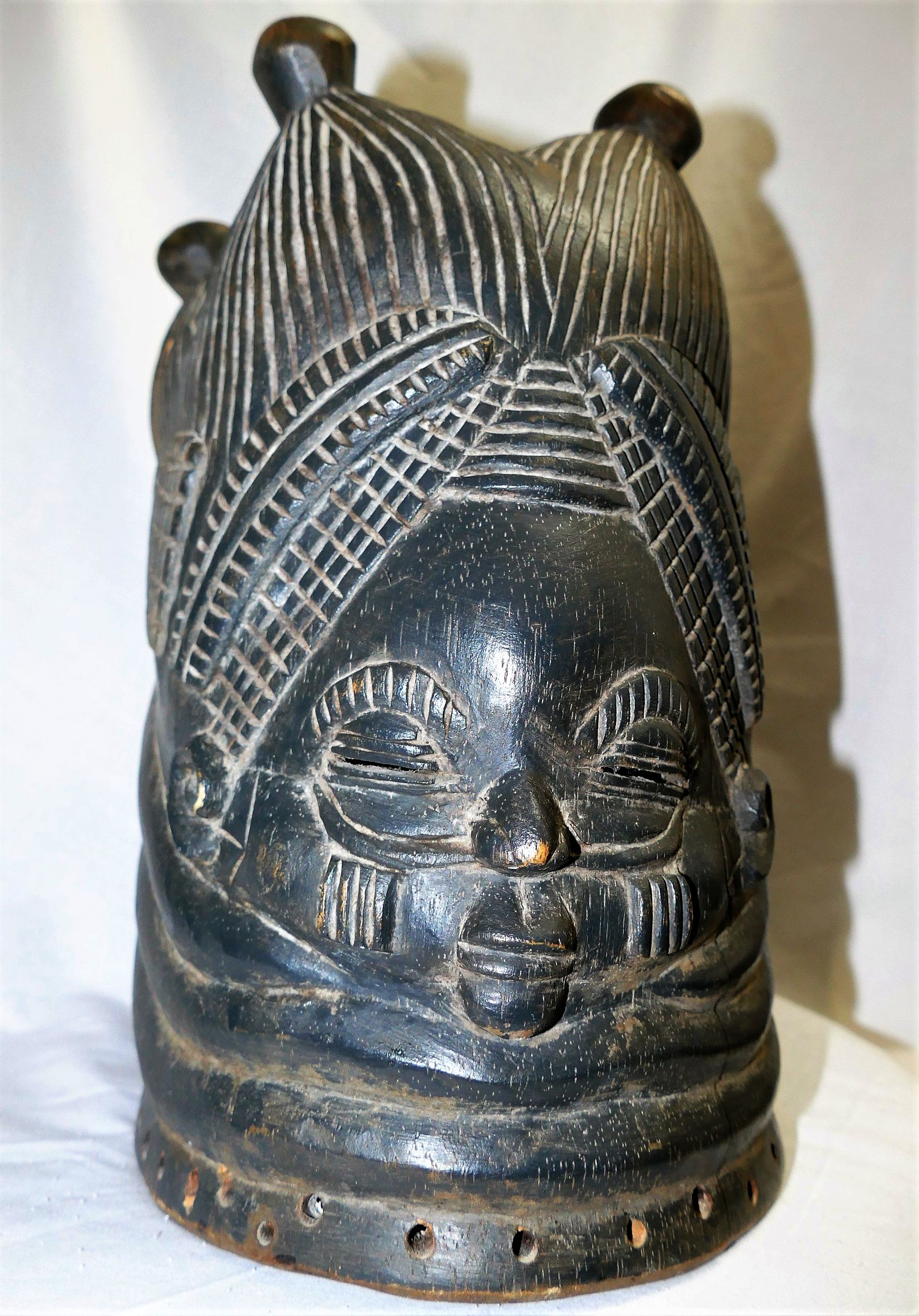 An African Mende carved helmet mask from Sierra Leone, carved with two faces (front and back), - Image 6 of 6