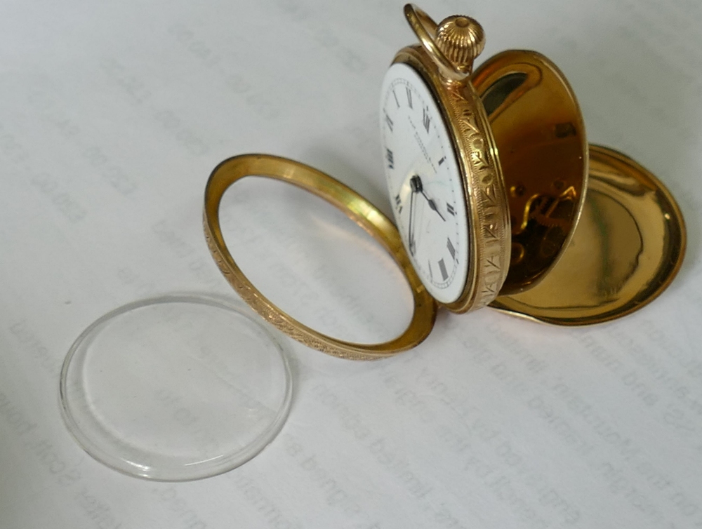 A ladies 18 carat gold cased Swiss keyless pocket watch, with white enamel dial, retailed by - Image 8 of 9