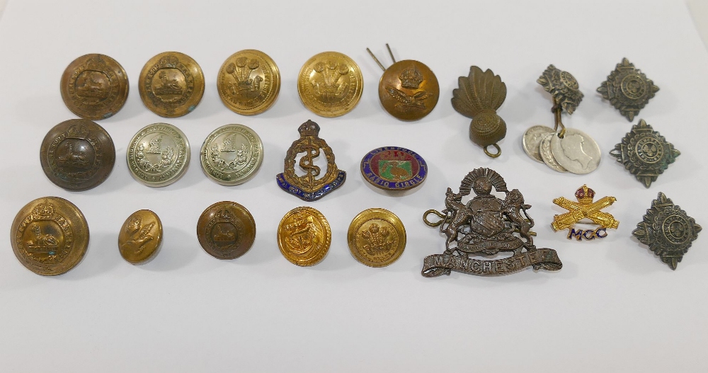 A collection of military cap badges including Royal Welsh Fusiliers, Manchester Regiment and Royal - Image 2 of 2