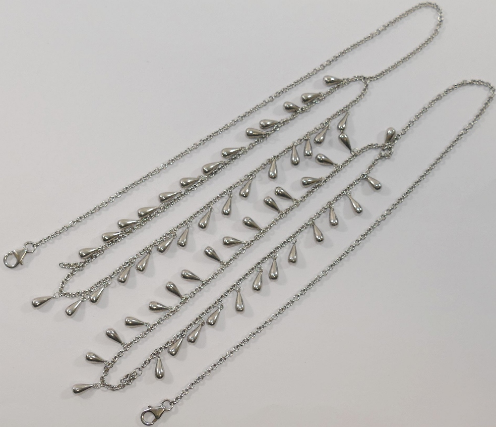 A collection of silver coloured metal jewellery stamped '925' comprised of three necklaces including - Image 6 of 7