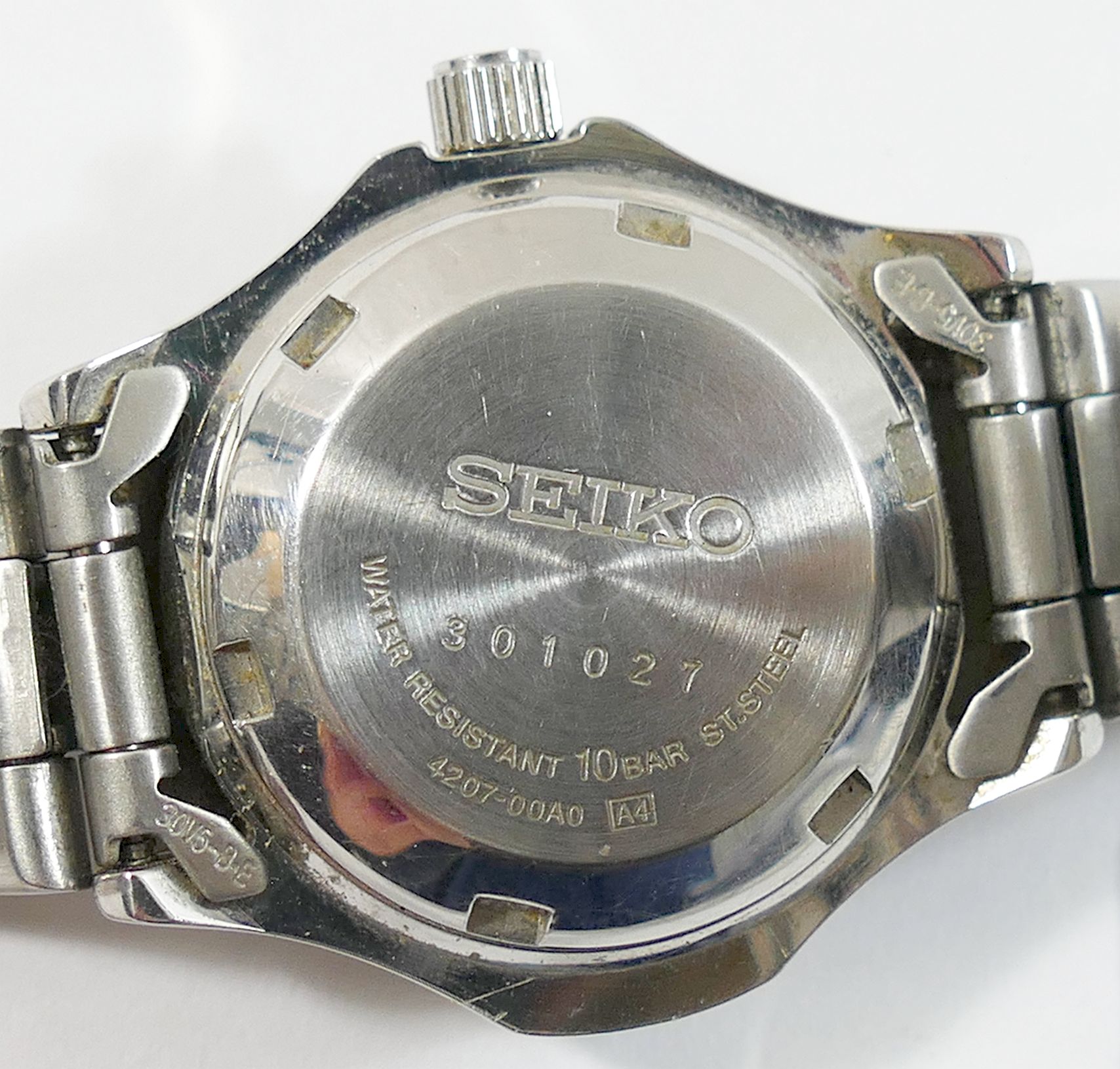 A ladies Seiko 5 Sports 4207-00A0 Automatic 100m wrist watch, the blue dial with baton numerals - Image 2 of 3