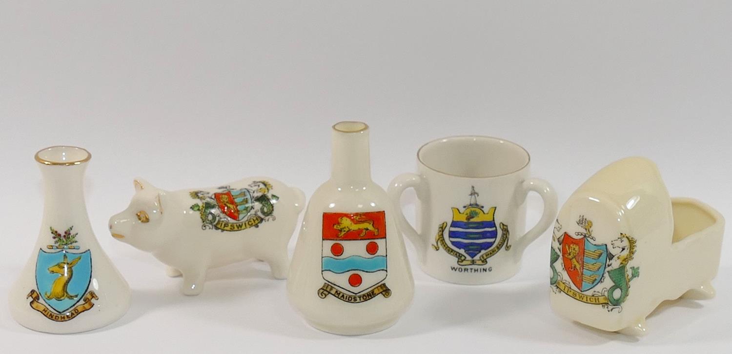A collection of crested china, including a Vienna City of London teaset, a Willow Art Eton vase, a - Image 6 of 8