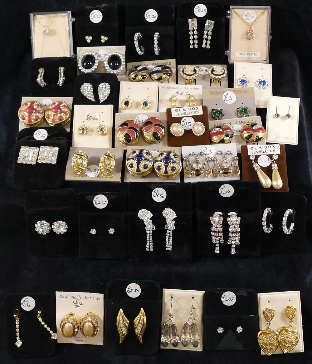 A large collection of 20th century paste set jewellery including brooches, necklaces, earrings and - Image 2 of 5