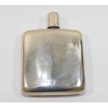 An S Mordan & Co. silver perfume flask, London 1912, 6cm high, 0.9ozt, 28.1g CONDITION REPORTS &